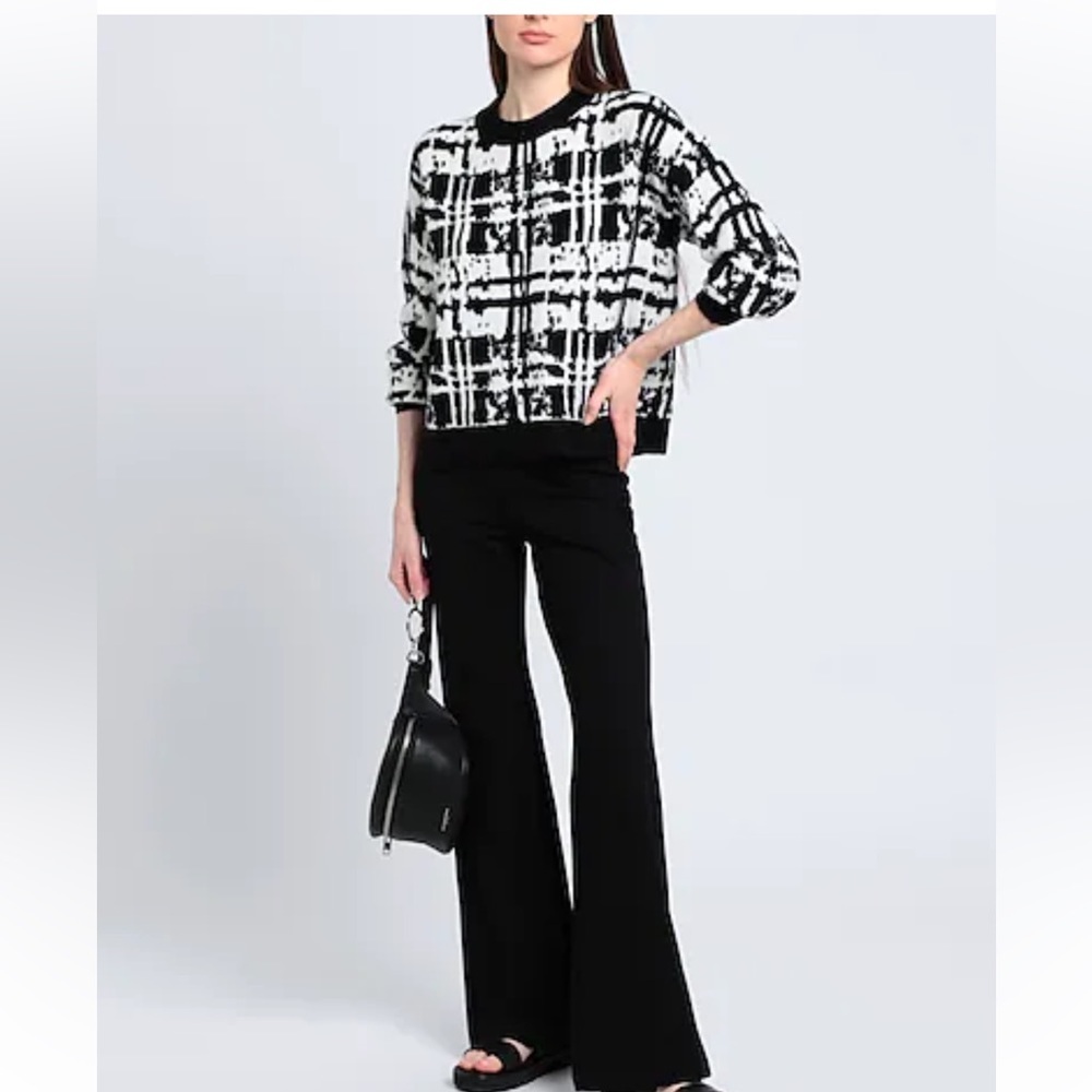 DKNY black and white sweater size large